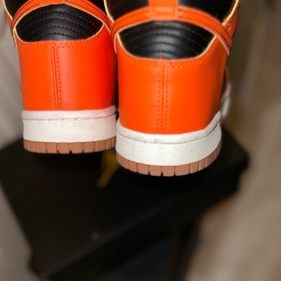 Nike Dunk High “Safety Orange” - Picture 5 of 5